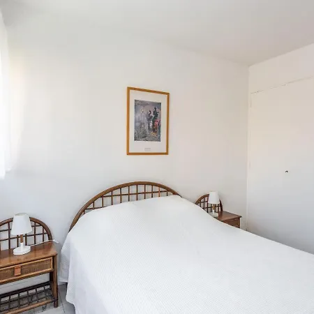 Le Cormoran By Interhome Lejlighed Le Lavandou