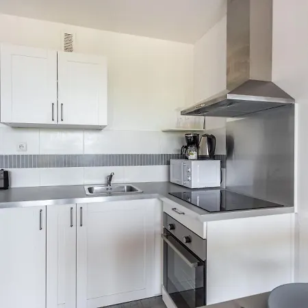 Le Cormoran By Interhome Lejlighed Le Lavandou