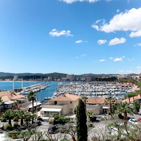 Le Cormoran By Interhome Lejlighed Le Lavandou